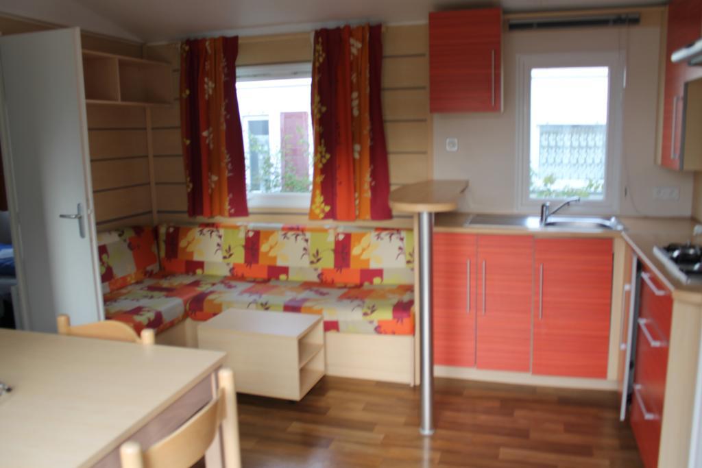 Camping Des Roses كويند الغرفة الصورة