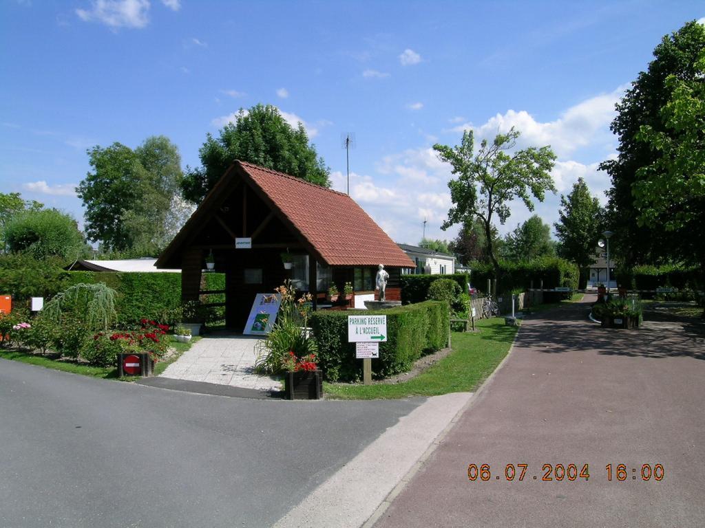 Camping Des Roses كويند المظهر الخارجي الصورة